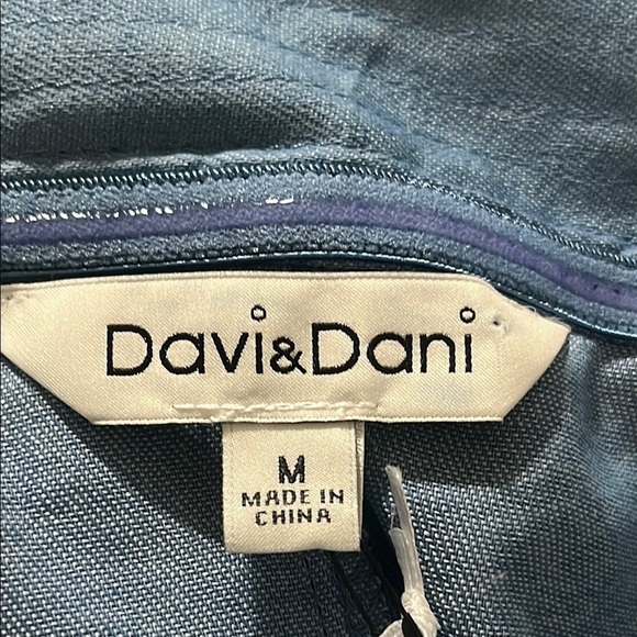 DAVI & DANI LIGHT DENIM JUMPSUIT BLUE SIZE M. - Picture 7 of 9